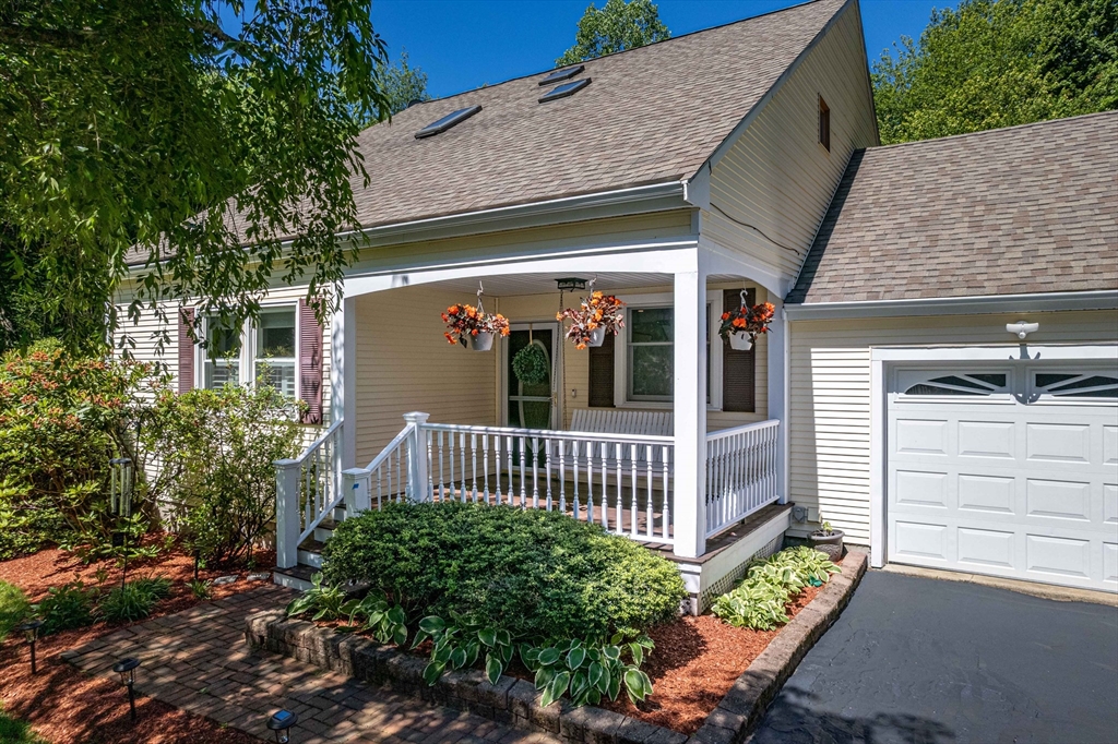 21 Autumn Road, Medway, Massachusetts 02053