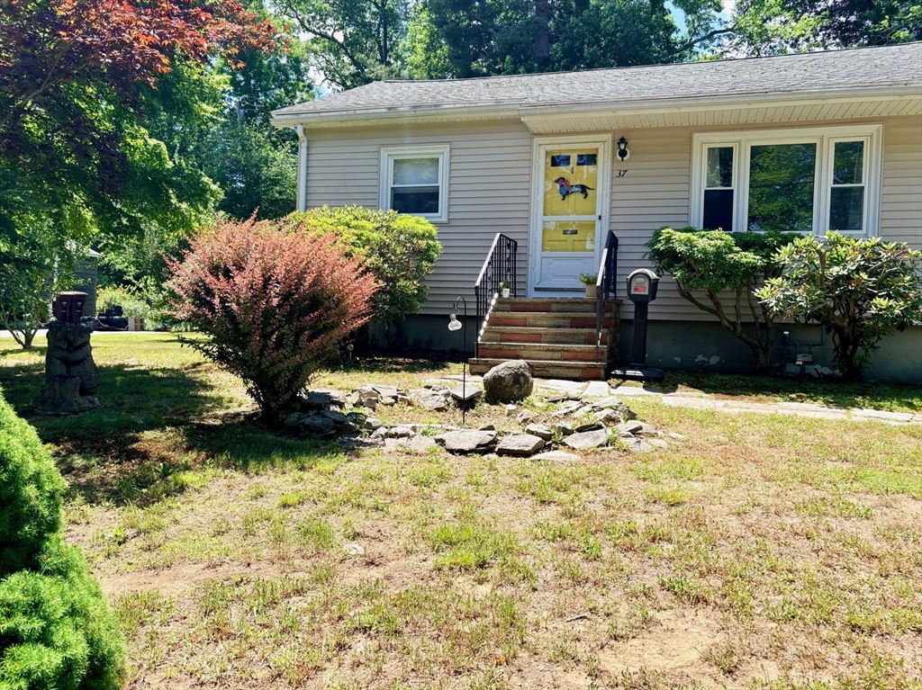 37 Courier St, Weymouth, Massachusetts 02190