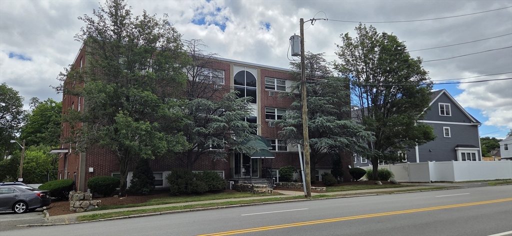 558 Main St, Stoneham, Massachusetts 02180