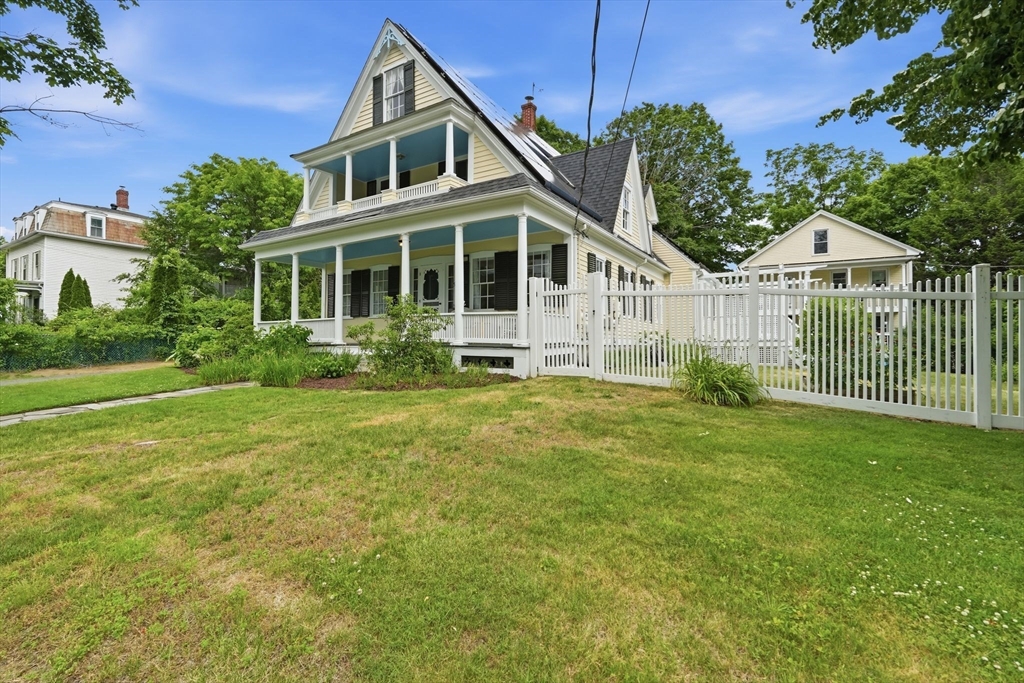 55-57 High St, Amherst, Massachusetts 01002