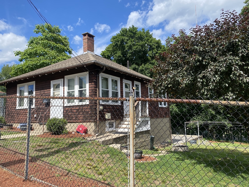 10 Indiana Court, Newton, Massachusetts 02464