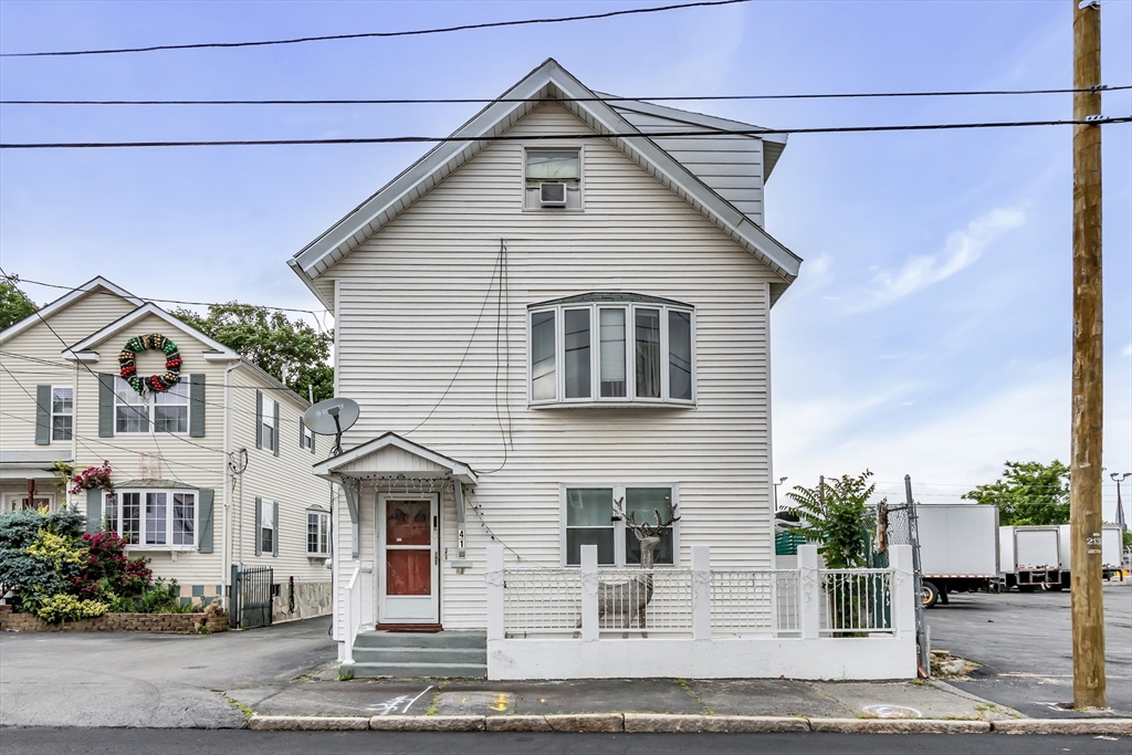 41 Railroad St, Lawrence, Massachusetts 01841