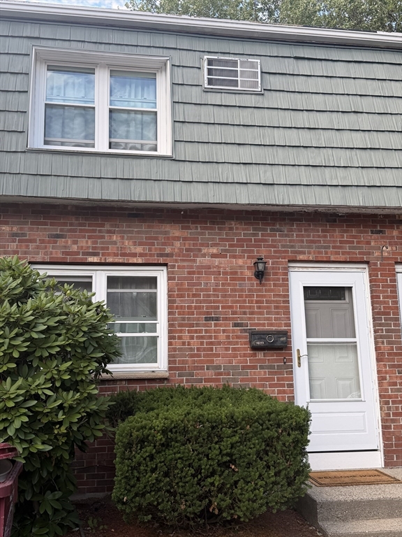 352 Plain St, Lowell, Massachusetts 01852