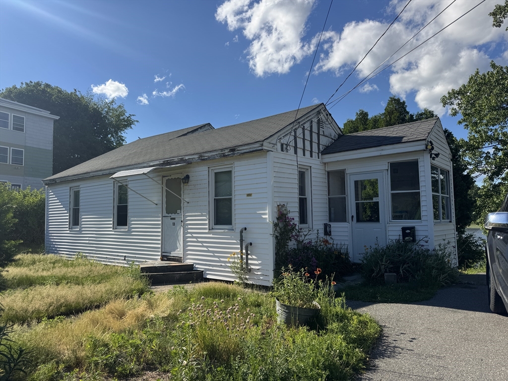 13 Elm St, Leominster, Massachusetts 01453