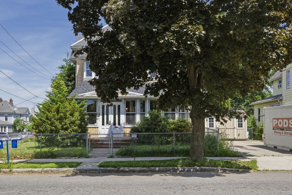 382 Pleasant St., Holyoke, Massachusetts 01040