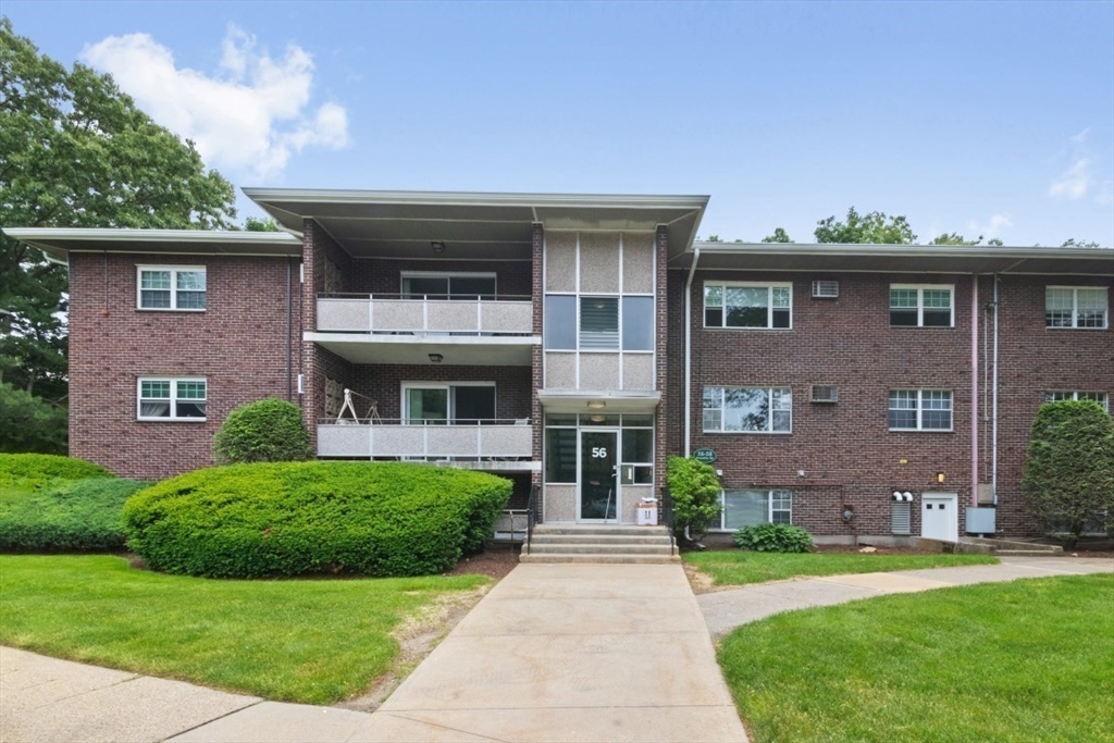 56 Jacqueline Rd, Waltham, Massachusetts 02452