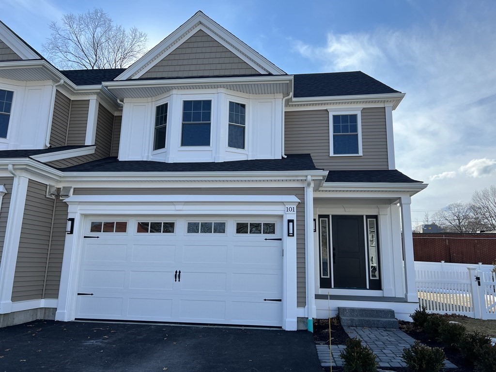 101 Oakdale Ave, Dedham, Massachusetts 02026