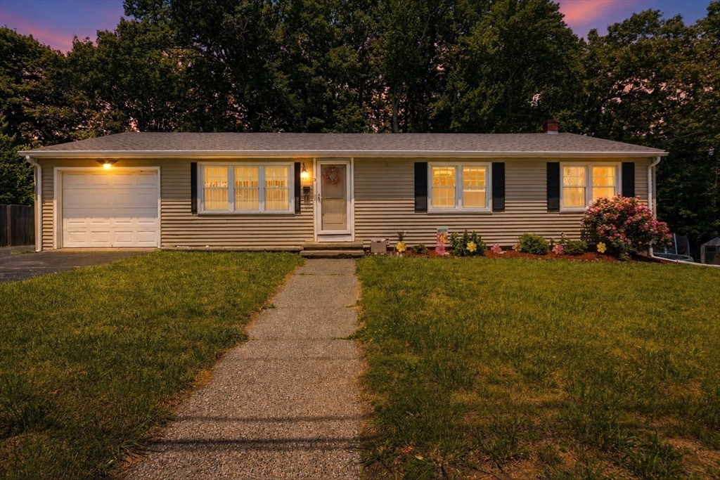 3 Magna Vista, Auburn, Massachusetts 01501