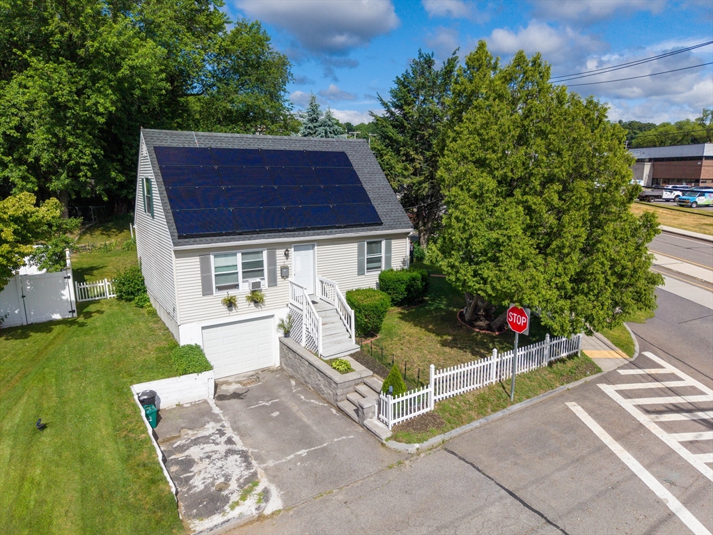 2 Amesbury St, Worcester, Massachusetts 01605