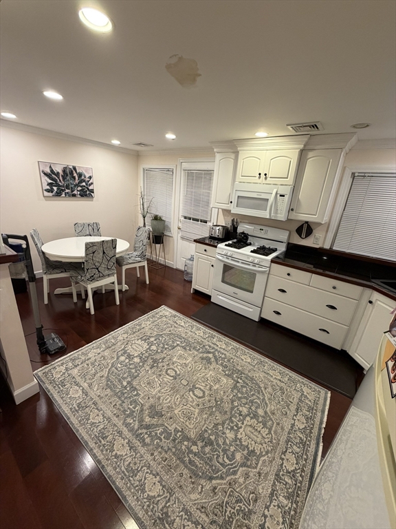 46 Roberts Dr., Bedford, Massachusetts 01730