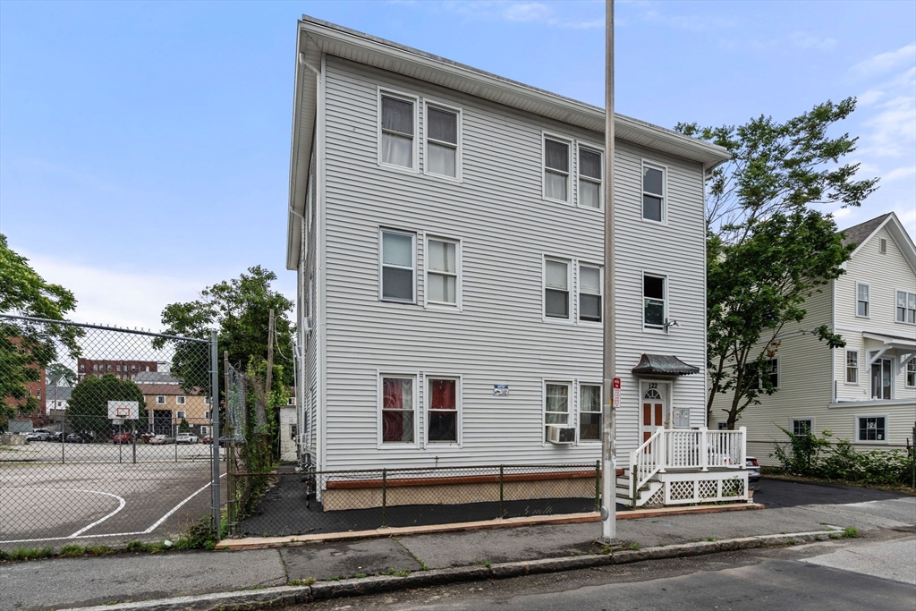 122 Piedmont St, Worcester, Massachusetts 01609