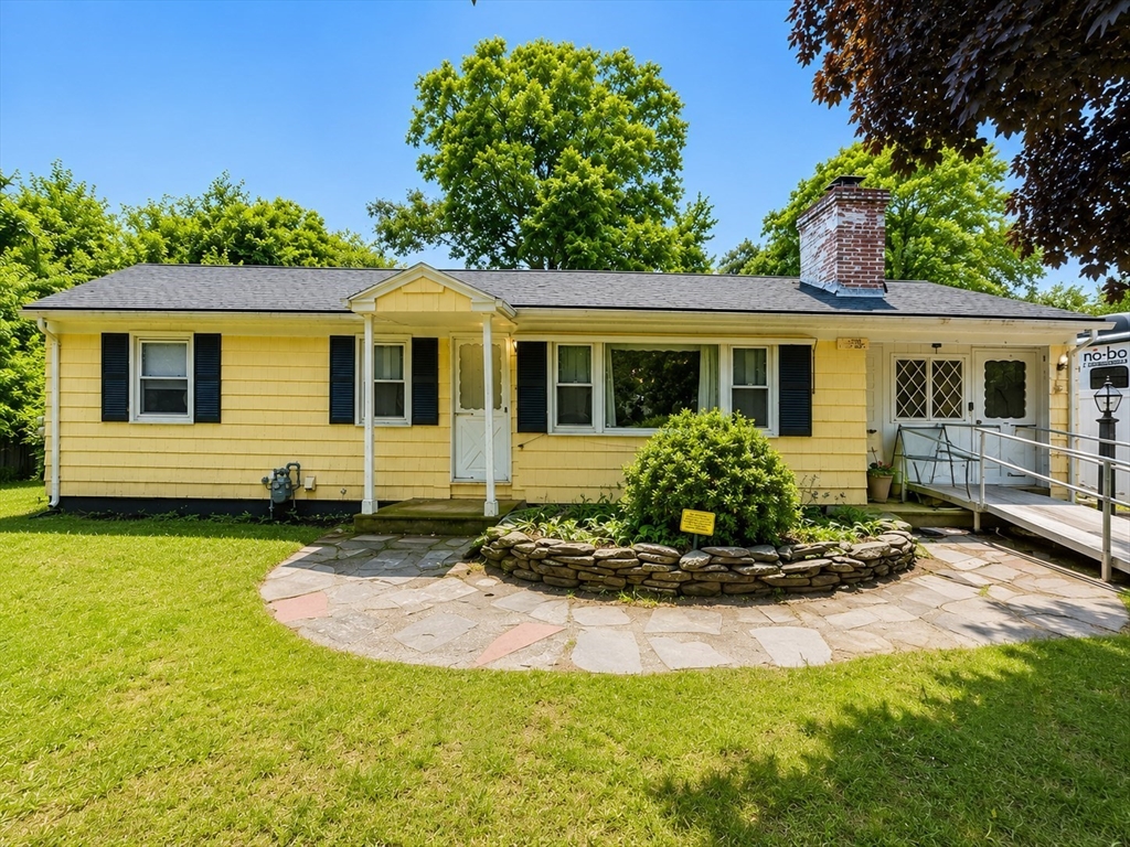 17 Vincent Dr, West Springfield, Massachusetts 01089