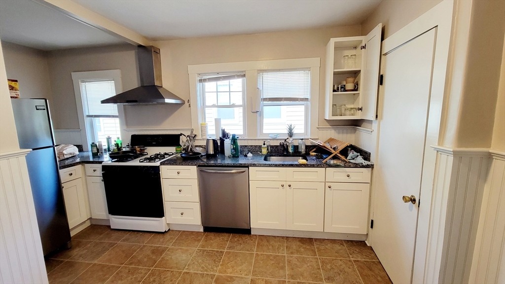 158 W Adams, Somerville, Massachusetts 02144
