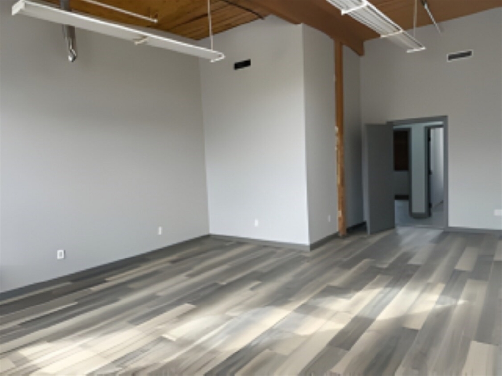 60 Pine St, Methuen, Massachusetts 01844