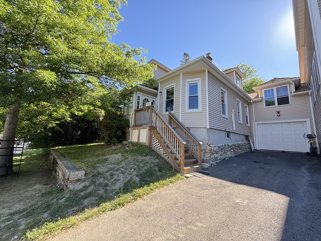 35 Standish St, Worcester, Massachusetts 01604