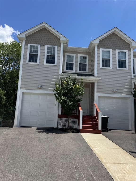 40 Winchester Lane, Fall River, Massachusetts 02721