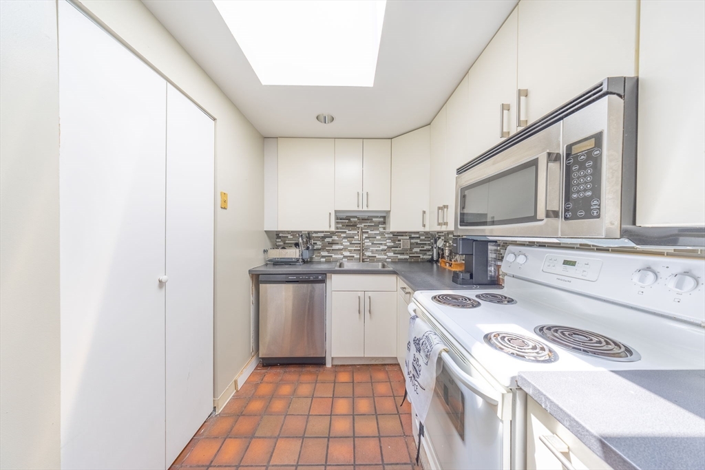 102 Gainsborough St, Boston, Massachusetts 02115