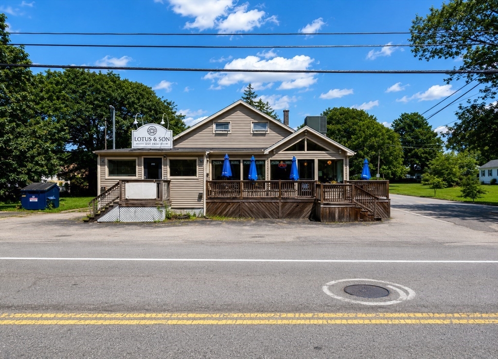 379 Sconticut Neck Rd, Fairhaven, Massachusetts 02719