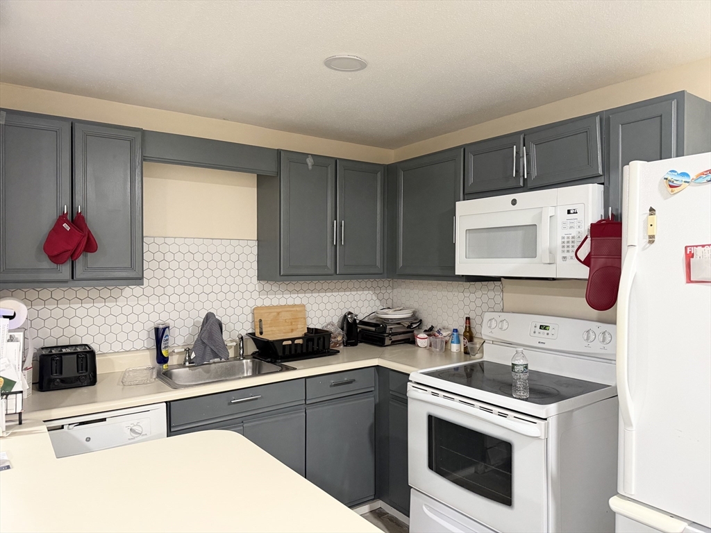 1261 Church Street, New Bedford, Massachusetts 02745