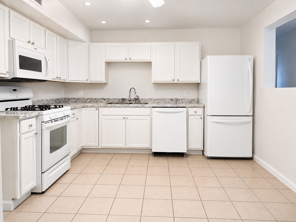 526 Third St, Fall River, Massachusetts 02721