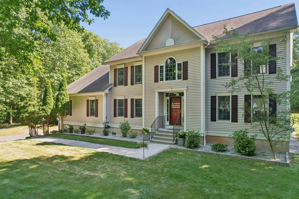 203 Maple St, Douglas, Massachusetts 01516