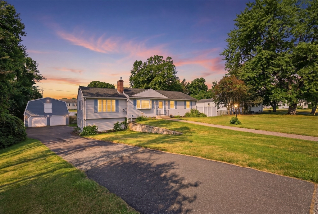 33 Alandale Drive, East Longmeadow, Massachusetts 01028