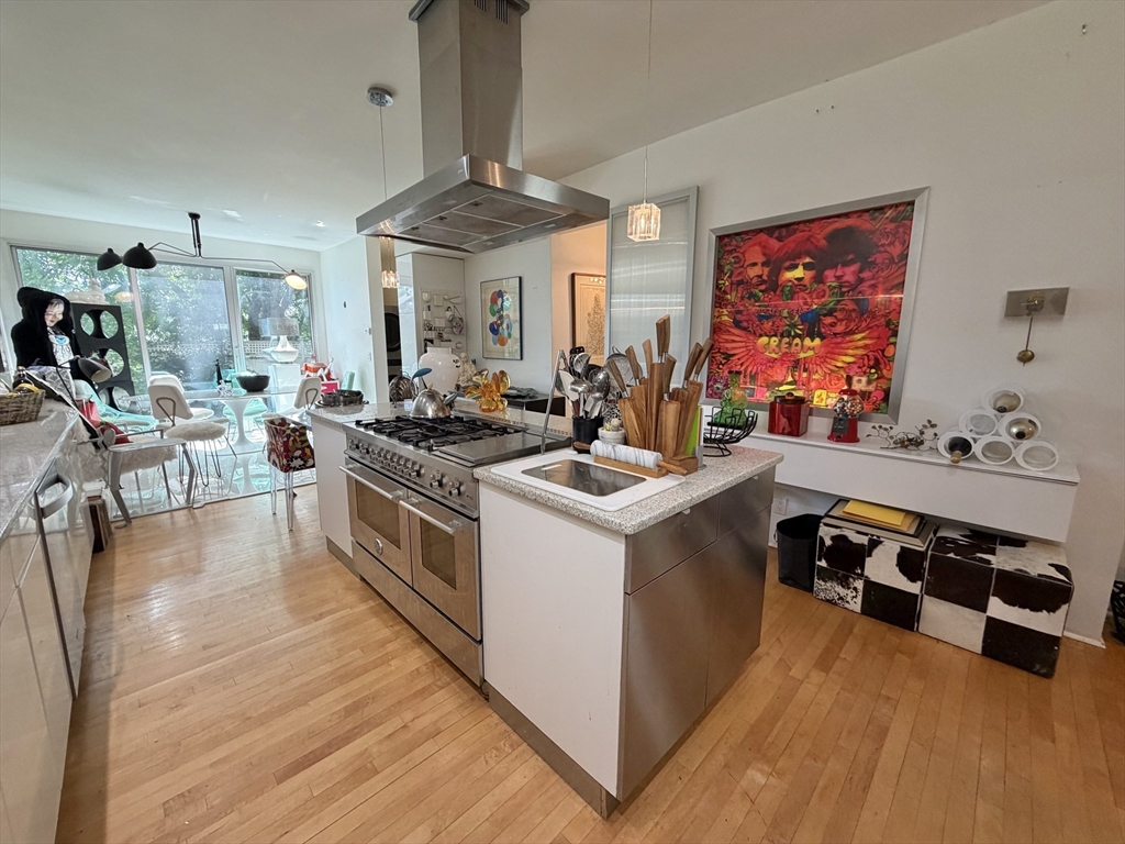 87 Oxford Ave, Cambridge, Massachusetts 02138