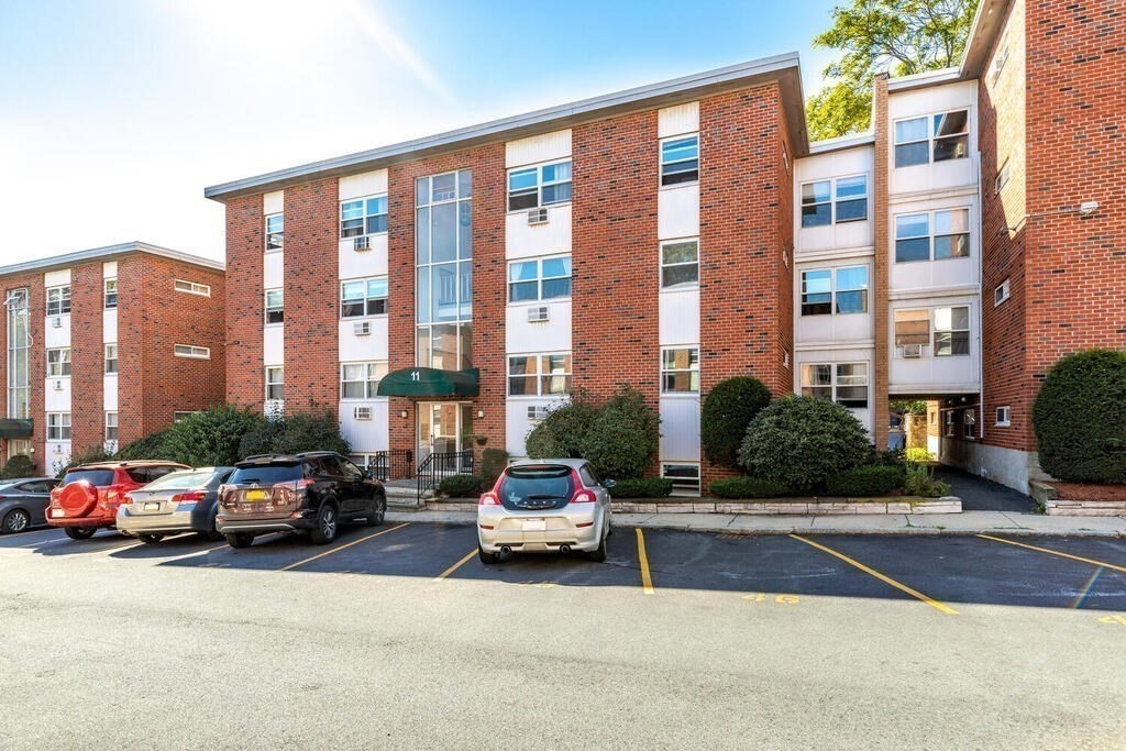 11 Commonwealth Ct, Boston, Massachusetts 02135