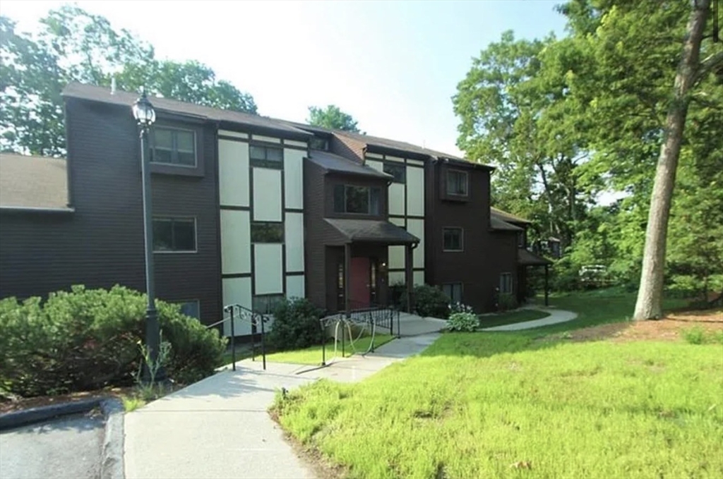 76 Highwood Dr, Franklin, Massachusetts 02038
