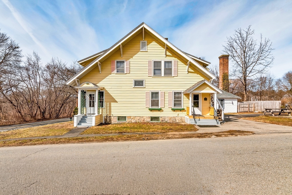 219 Pelham Street, Methuen, Massachusetts 01844
