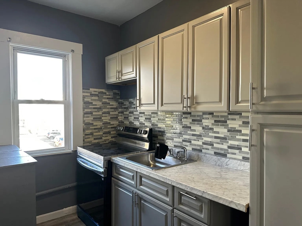 175 Phillips Ave, New Bedford, Massachusetts 02746