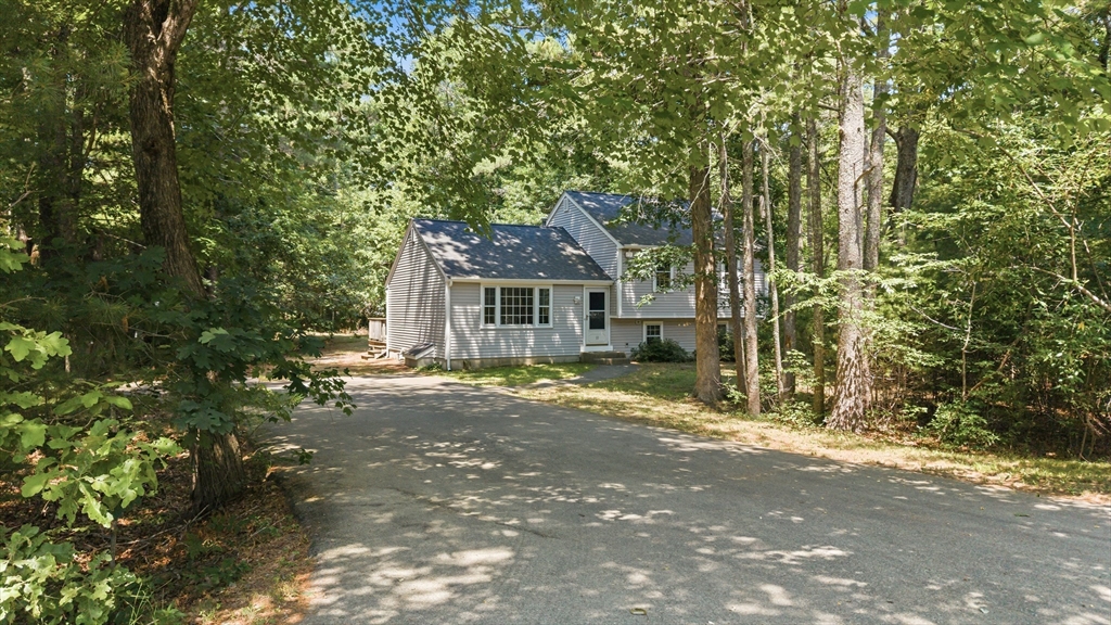 10 Woodhaven Street, Carver, Massachusetts 02330