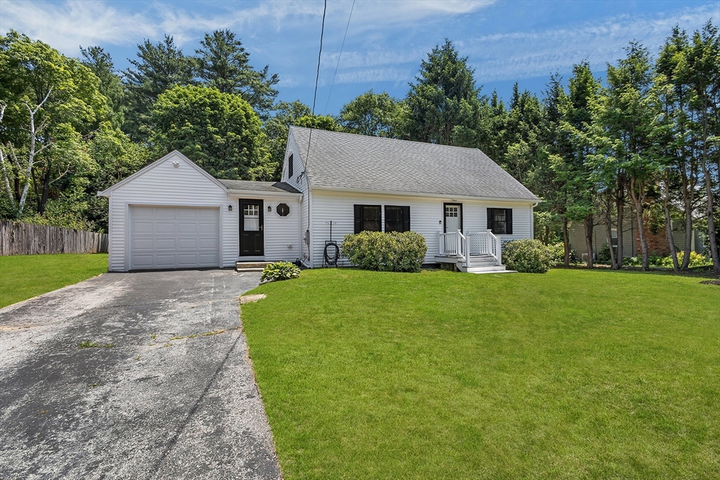 5 Squire Ln, Bellingham, Massachusetts 02019