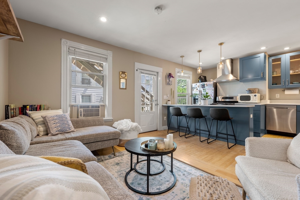 21 Lamson St, Boston, Massachusetts 02128