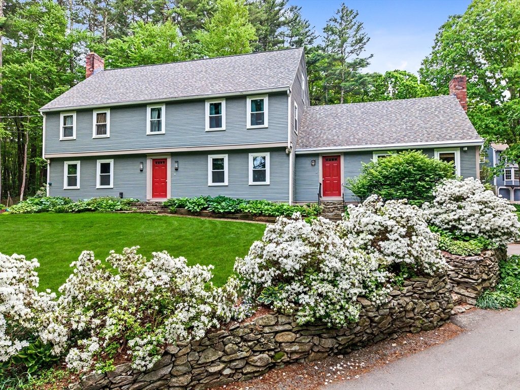 29 Pond St, Hopkinton, Massachusetts 01748