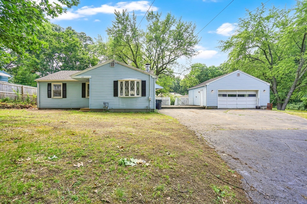 85 Bircham St, Springfield, Massachusetts 01104