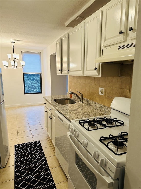 8 Shrewsbury Green Dr, Shrewsbury, Massachusetts 01545