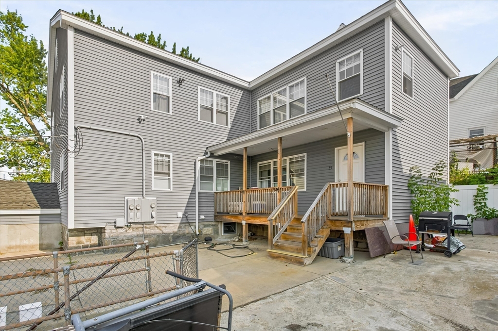 35 Shaw St, Lowell, Massachusetts 01851