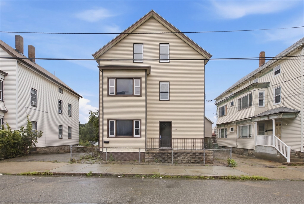 34 Danforth St, Fall River, Massachusetts 02720