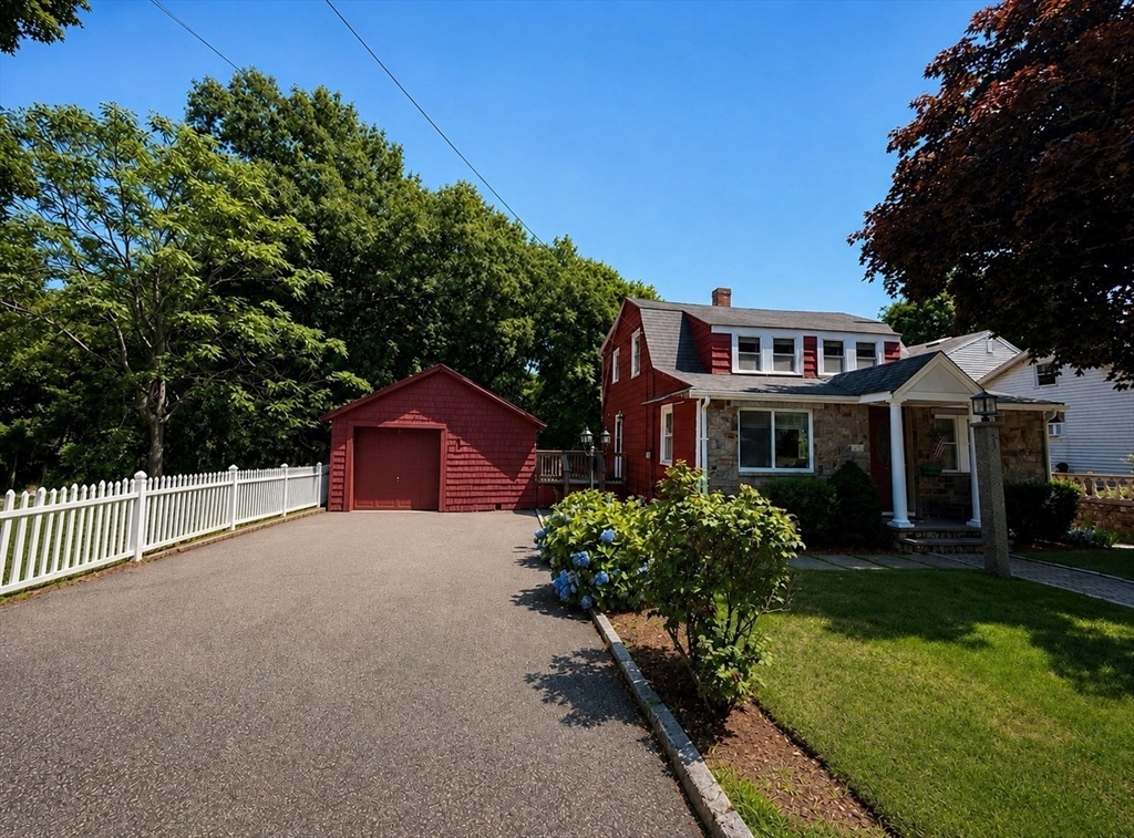 33 Volusia Rd, Hingham, Massachusetts 02043