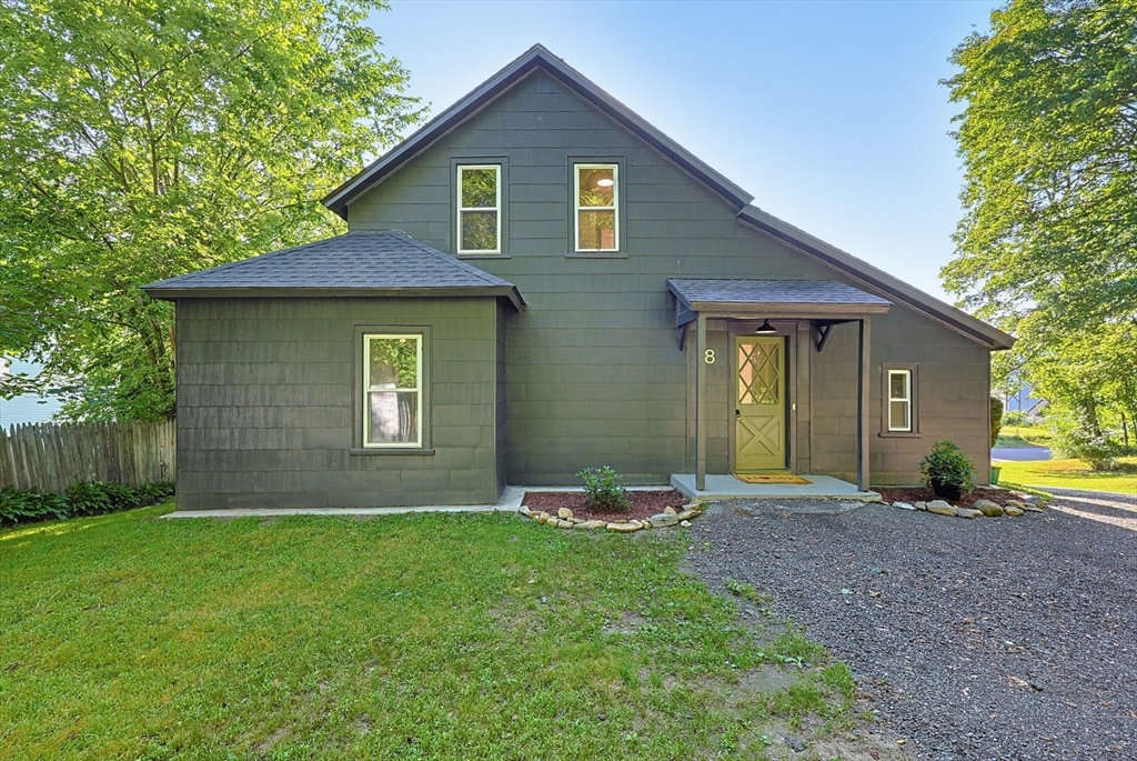 8 Mount Pleasant St, Webster, Massachusetts 01570
