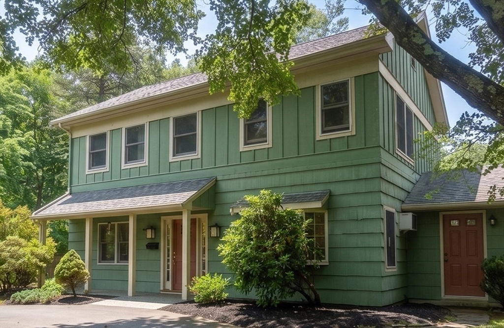 114 Maple St, Lexington, Massachusetts 02420
