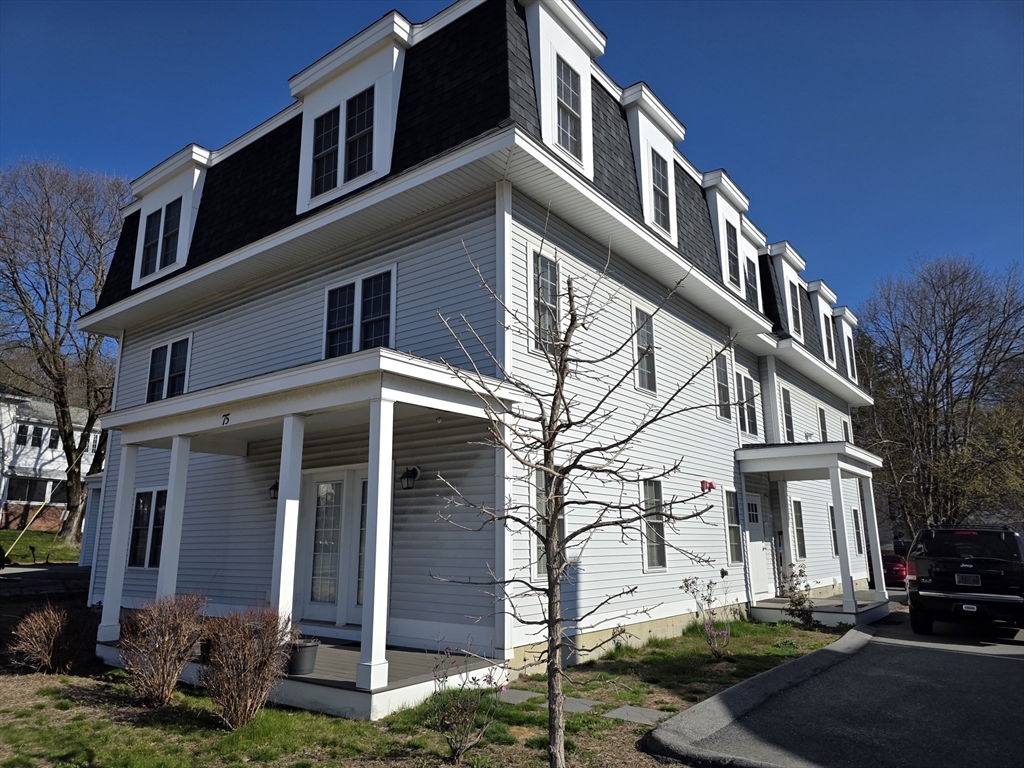 75 Merriam Ave, Leominster, Massachusetts 01453
