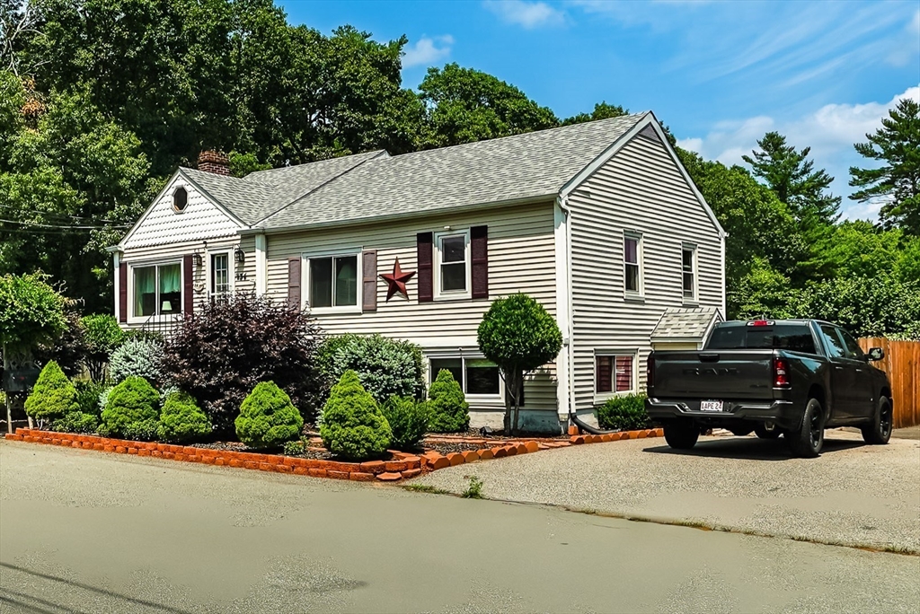 134 Bismark St, New Bedford, Massachusetts 02745