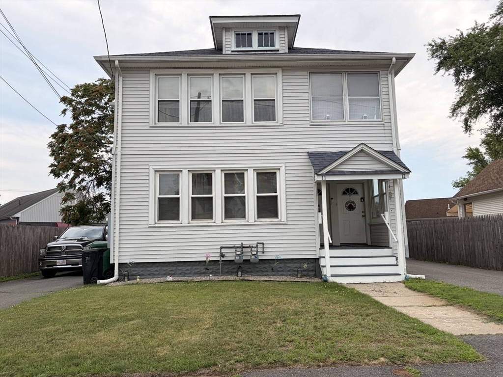 11 Chateaugay St, Chicopee, Massachusetts 01020