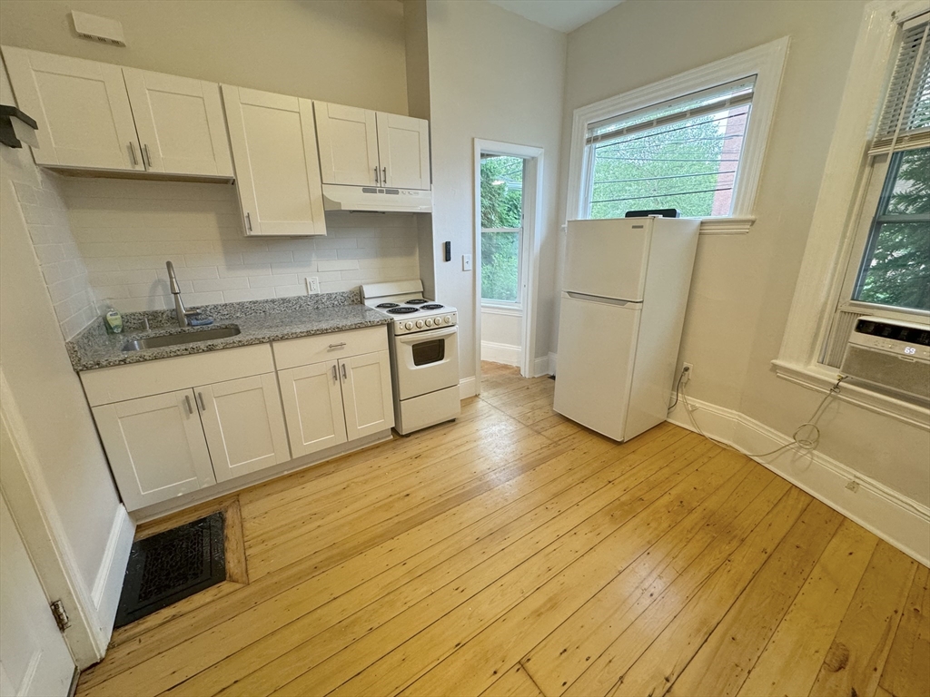 28 Academy Hill Rd, Boston, Massachusetts 02135