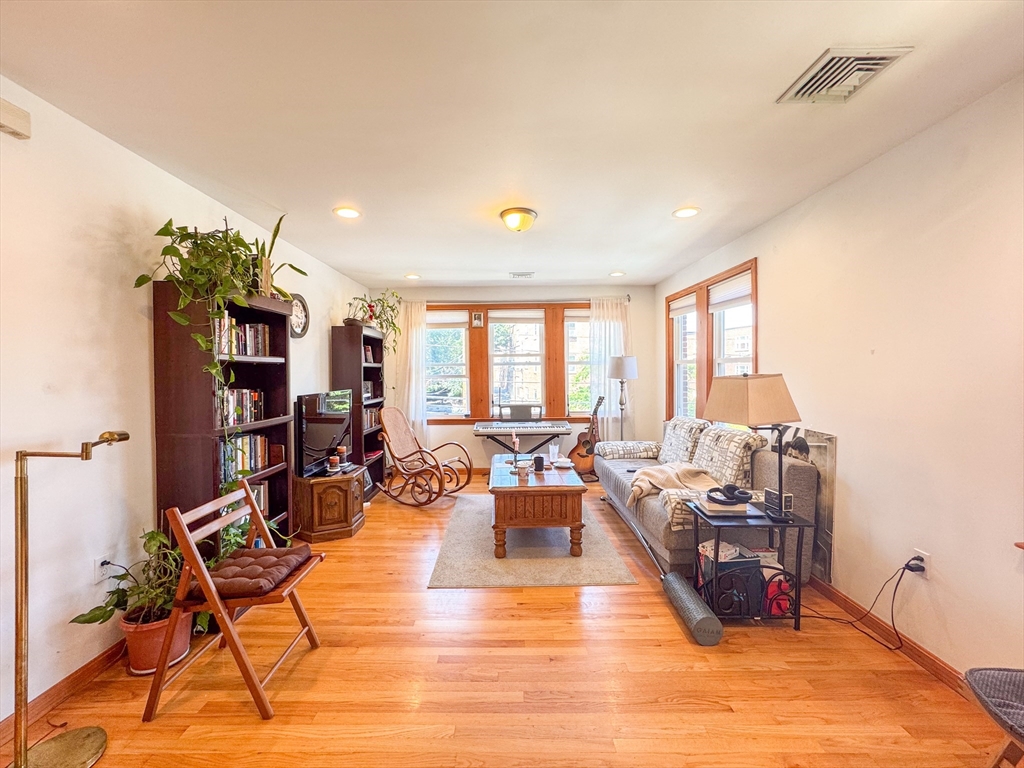 64 Colborne Rd, Boston, Massachusetts 02135