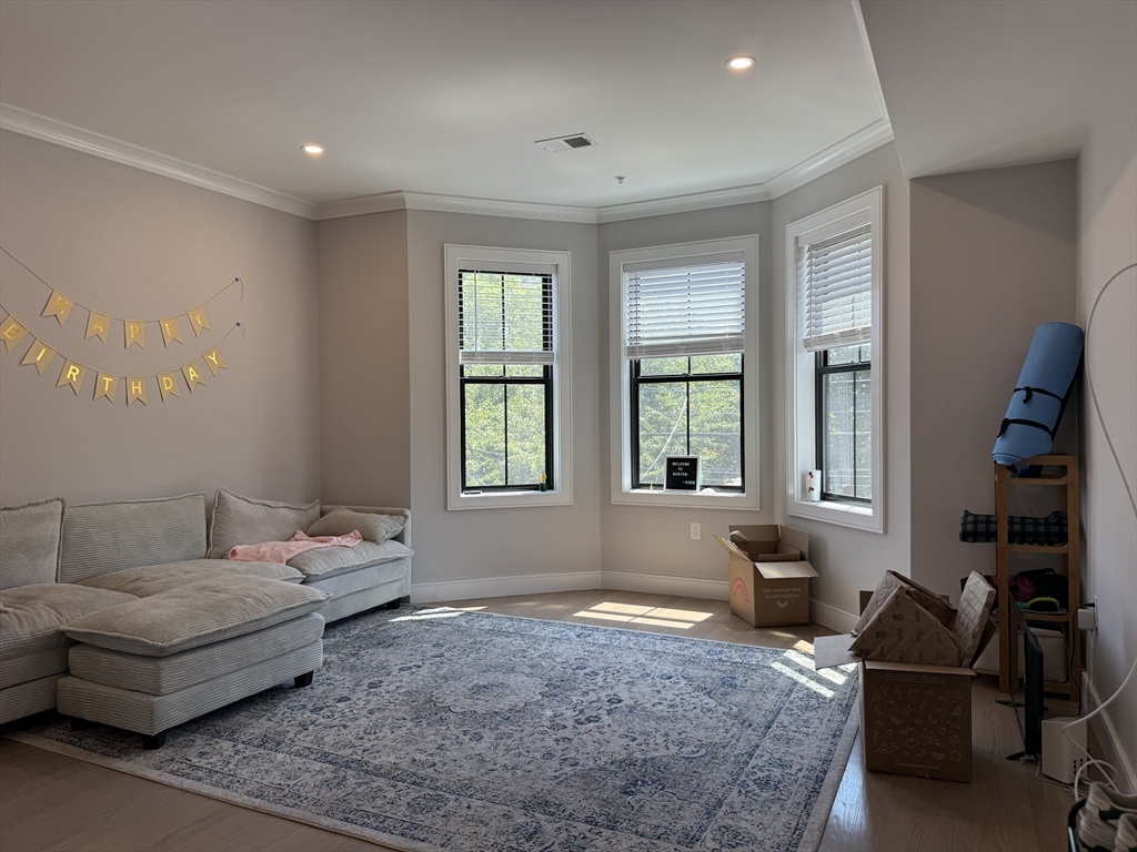 285 Lamartine, Boston, Massachusetts 02130