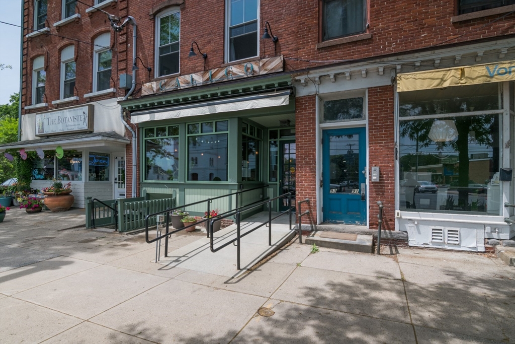 93-95 Main St, Easthampton, Massachusetts 01027
