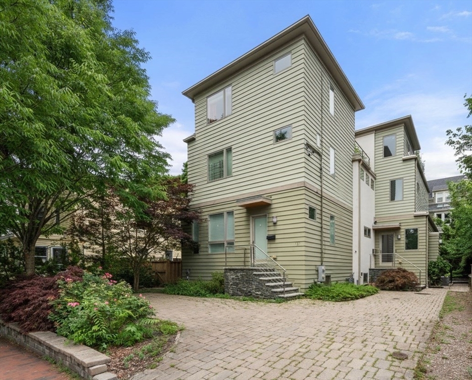 149 Raymond Street, Cambridge, Massachusetts 02140